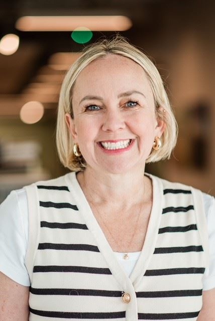 Angela McGuire Headshot